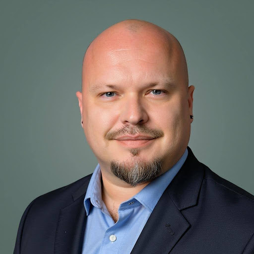 Chris R. — Founder & CEO